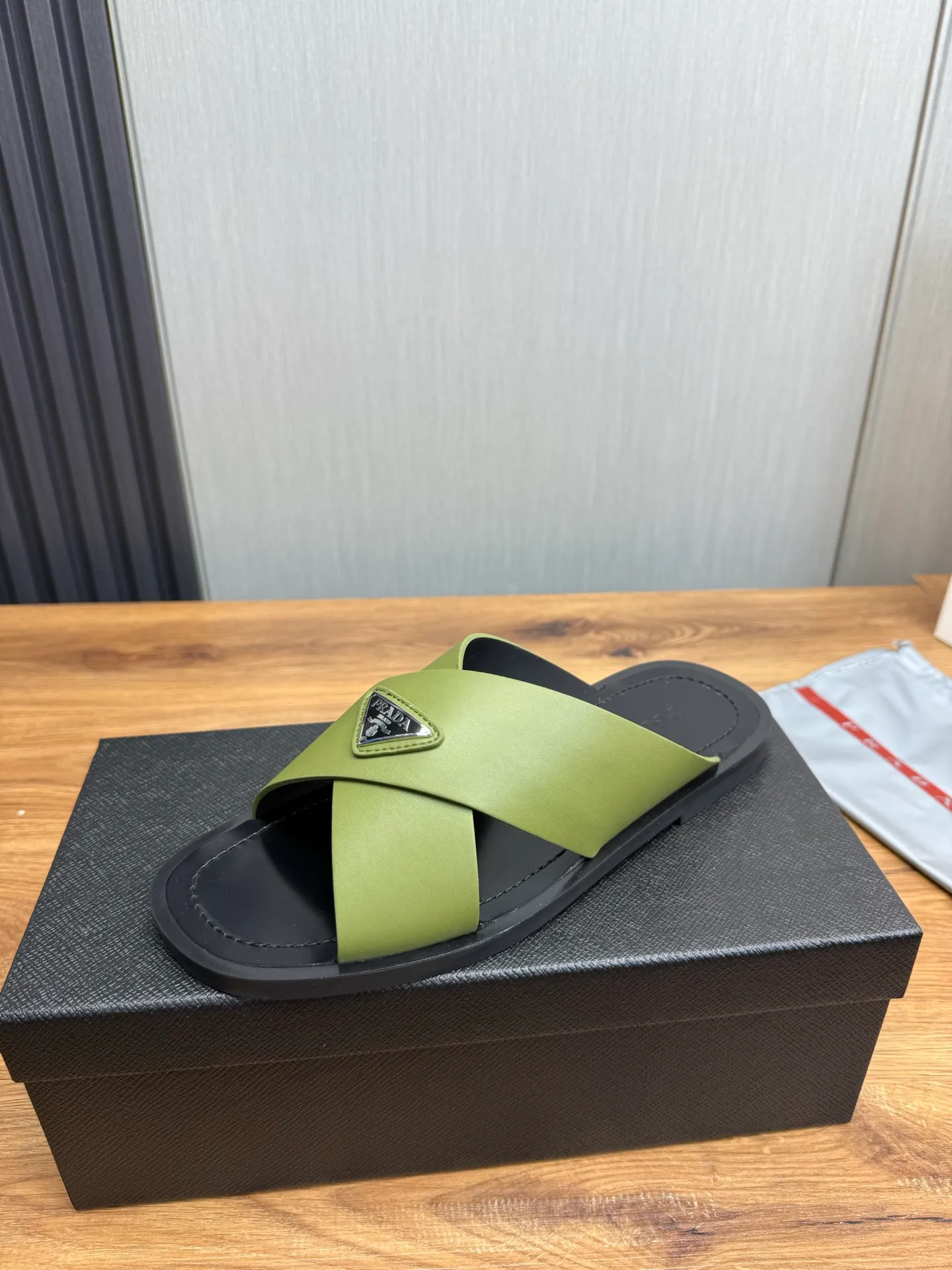 Factory price 340💰 ＰＲＡＤＡPrada - popular men's slippers hot sale 🔥 🩴Official website one to one production 38-45 sizes 45 46 🉑️Customized!